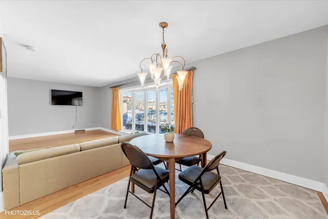 $525,000 | 1530 Miami Lane, Des Plaines, IL 60018