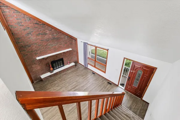 $245,000 | 304 Eagle Bluff Drive, Oakwood, IL 61858
