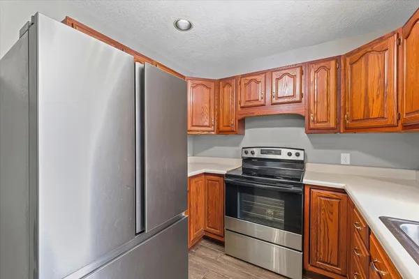 $245,000 | 304 Eagle Bluff Drive, Oakwood, IL 61858