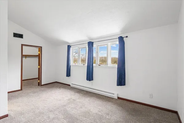 $245,000 | 304 Eagle Bluff Drive, Oakwood, IL 61858