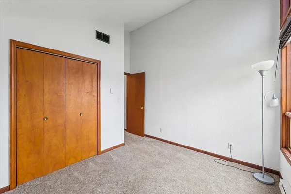 $245,000 | 304 Eagle Bluff Drive, Oakwood, IL 61858