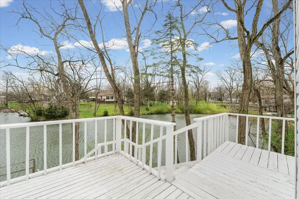$245,000 | 304 Eagle Bluff Drive, Oakwood, IL 61858