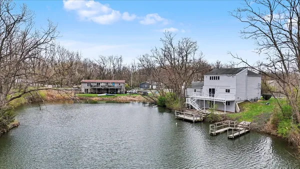 $245,000 | 304 Eagle Bluff Drive, Oakwood, IL 61858