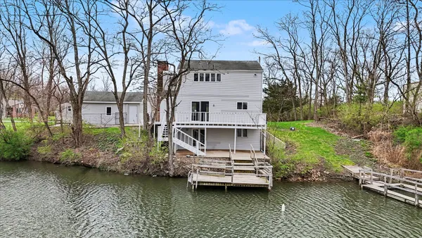 $245,000 | 304 Eagle Bluff Drive, Oakwood, IL 61858