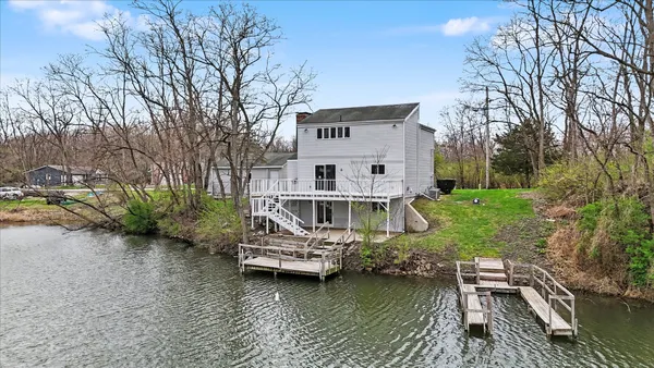 $245,000 | 304 Eagle Bluff Drive, Oakwood, IL 61858