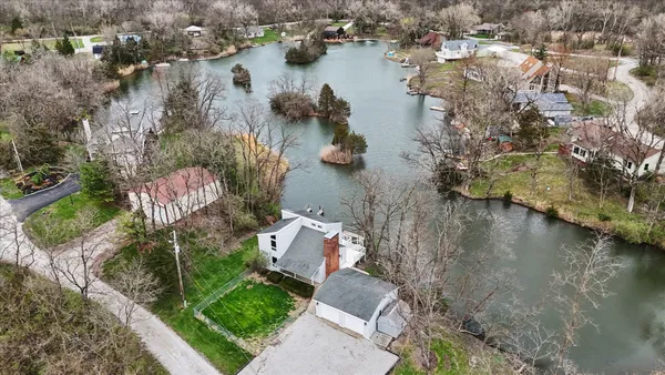 $245,000 | 304 Eagle Bluff Drive, Oakwood, IL 61858