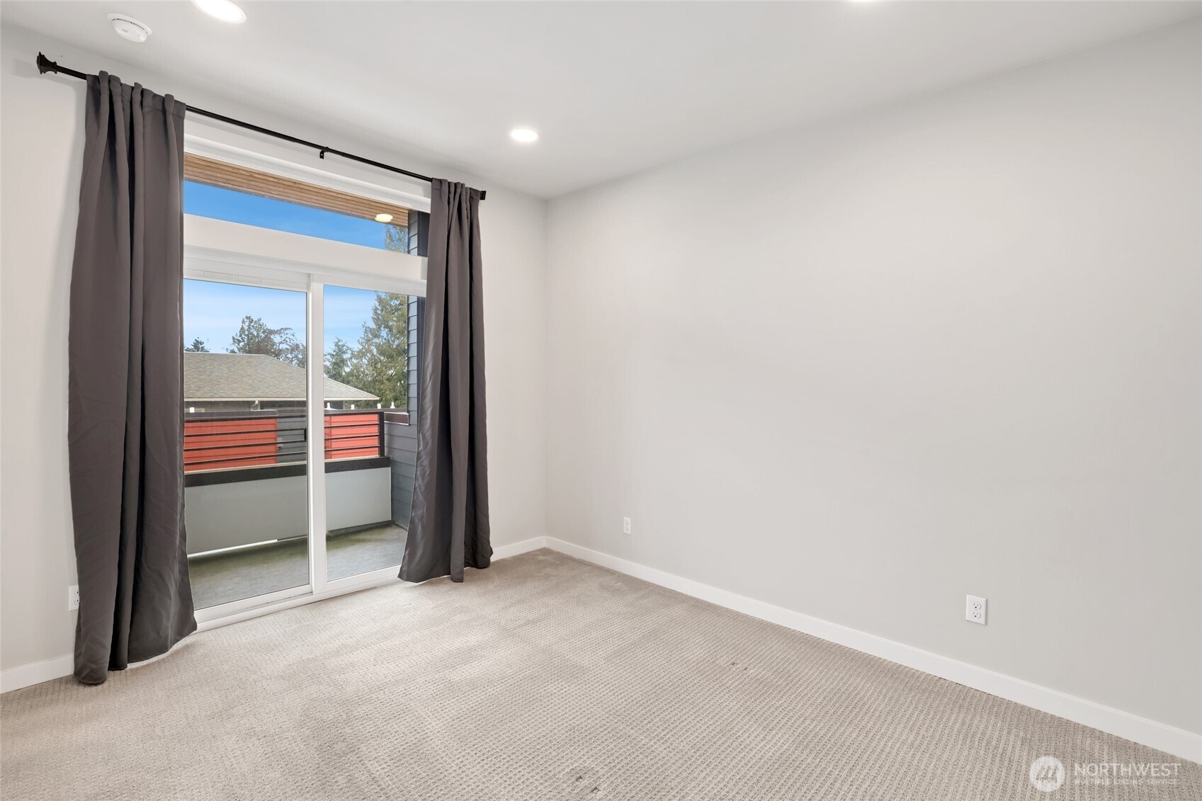 12522 15th Avenue Northeast, Unit B Seattle, WA 98125 - Photo 21 of 40