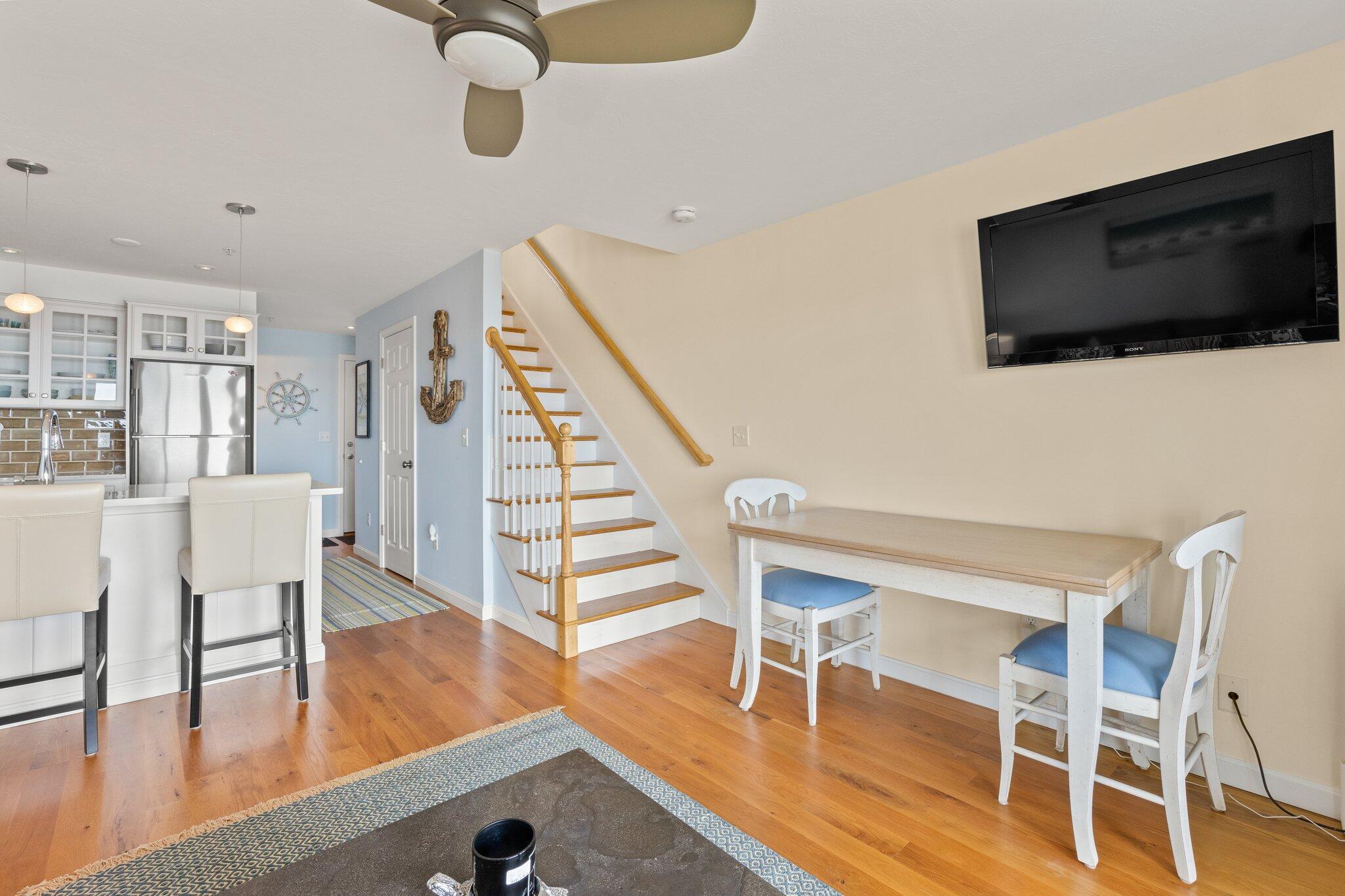 482 Shore Road, Unit 10 Truro, MA 02666 - Photo 12 of 25 16-web-or-mls-482-shore-rd