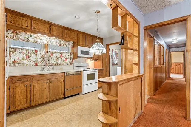 $190,000 | 1104 West 27th Street South, Independence, MO 64052