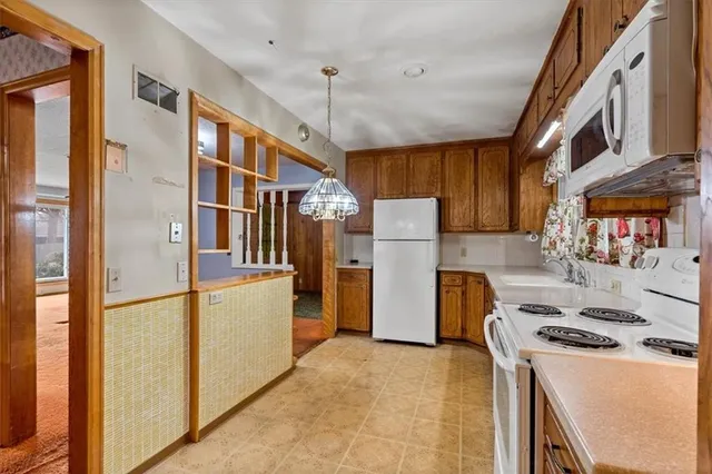 $190,000 | 1104 West 27th Street South, Independence, MO 64052