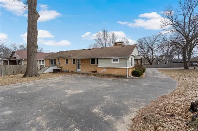 $190,000 | 1104 West 27th Street South, Independence, MO 64052