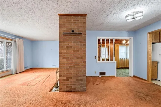 $190,000 | 1104 West 27th Street South, Independence, MO 64052