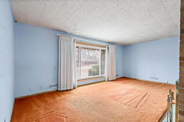 $190,000 | 1104 West 27th Street South, Independence, MO 64052