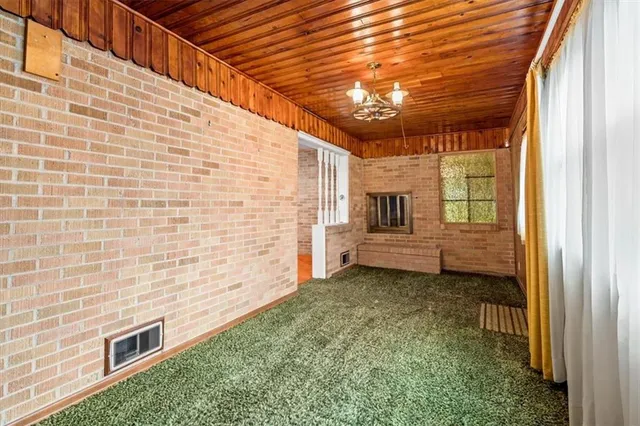 $190,000 | 1104 West 27th Street South, Independence, MO 64052