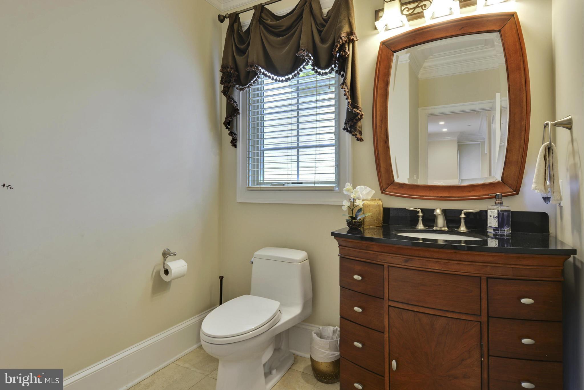 5610 Greentree Road Bethesda, MD 20817 - Photo 23 of 29 Interior (General)