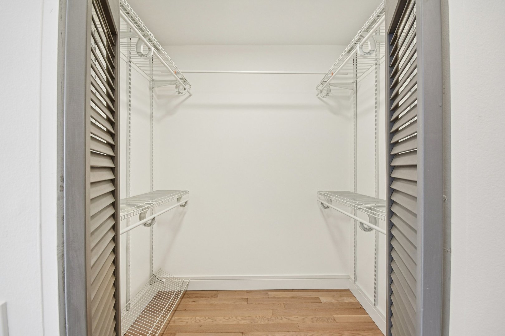 360 East Randolph Street, Unit 1102 Chicago, IL 60601 - Photo 16 of 27 a view of walk in closet with rug