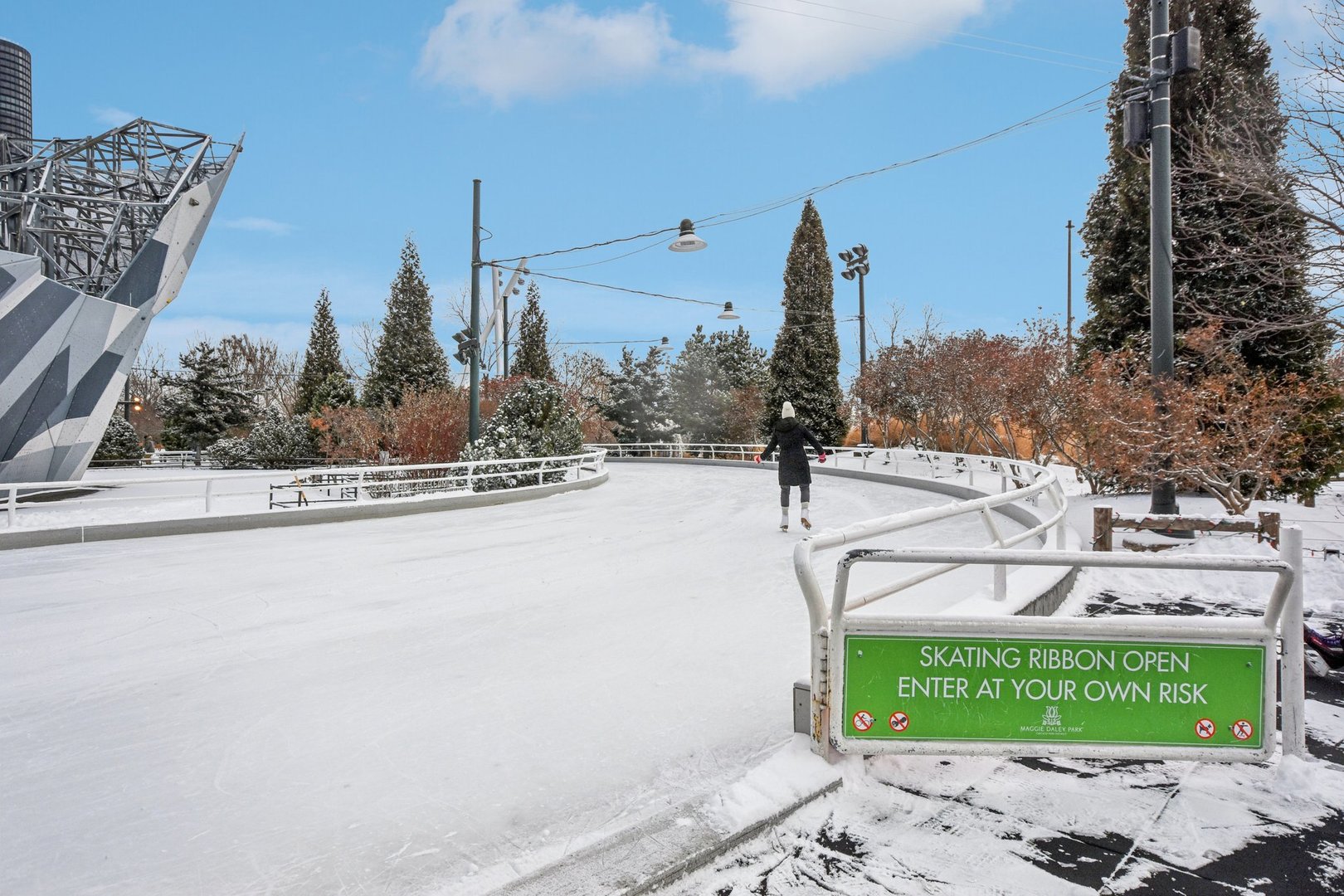 360 East Randolph Street, Unit 1102 Chicago, IL 60601 - Photo 25 of 27 a view of a park with iron fence