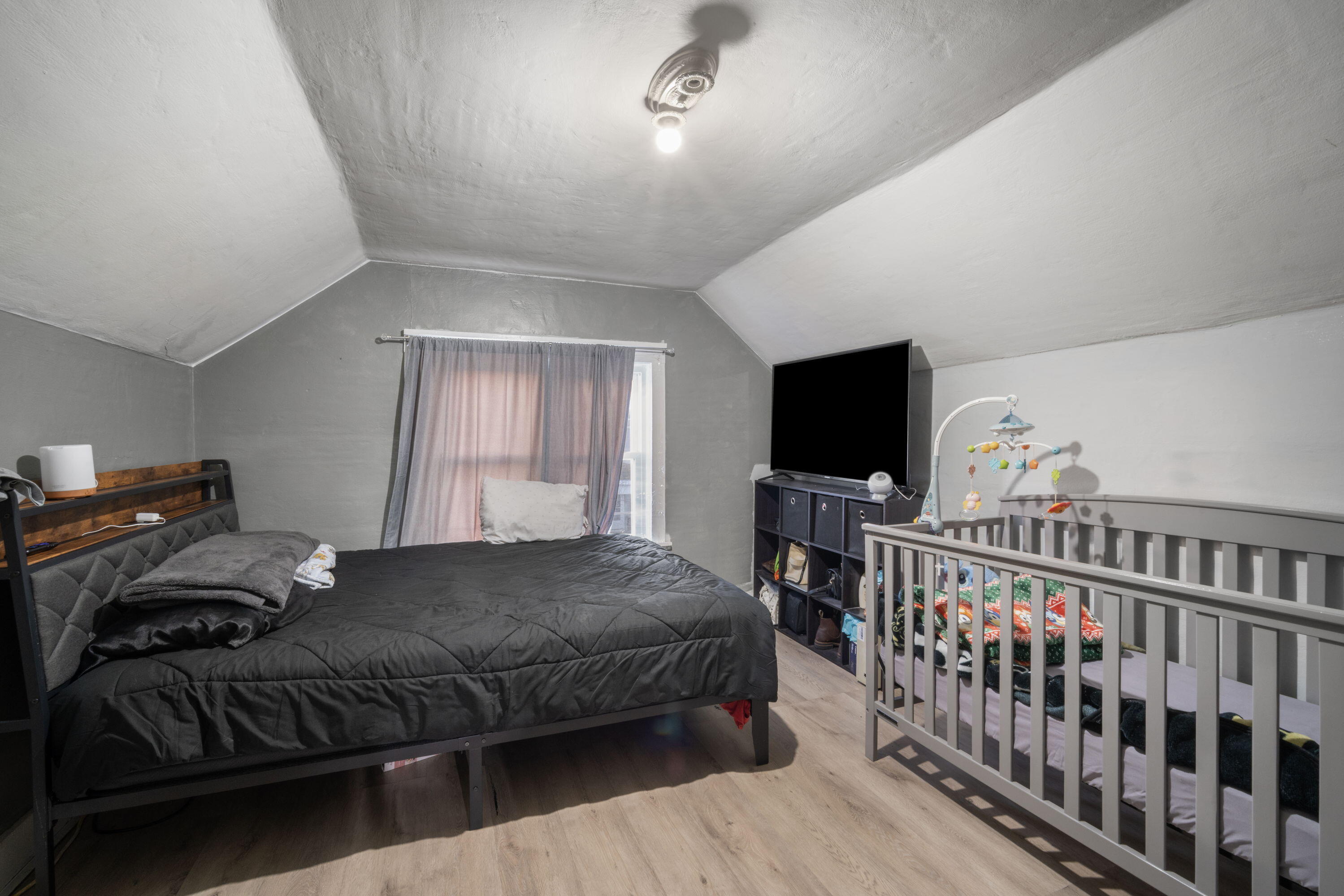 2960 South 15th Place Milwaukee, WI 53215 - Photo 11 of 15 11_imgDSC06005