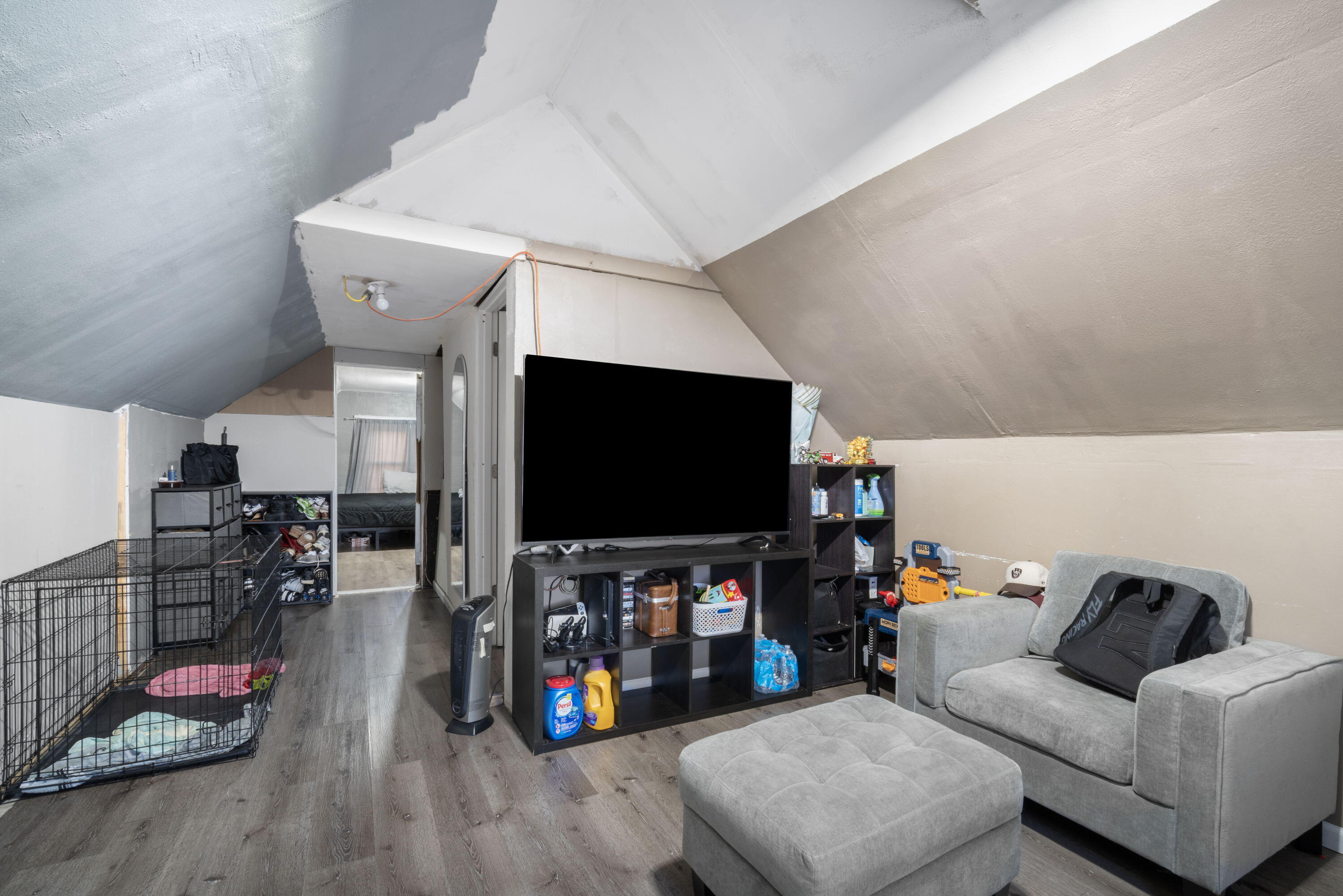 2960 South 15th Place Milwaukee, WI 53215 - Photo 12 of 15 12_imgDSC06010