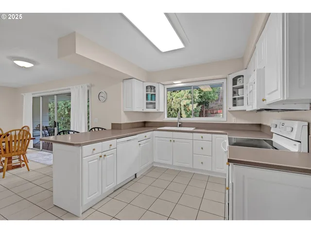 $799,900 | 9315 Southeast Kingswood Way, Damascus, OR 97089