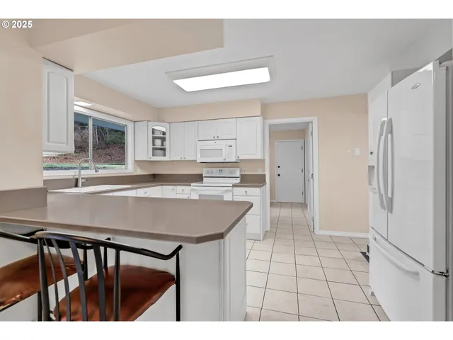 $799,900 | 9315 Southeast Kingswood Way, Damascus, OR 97089