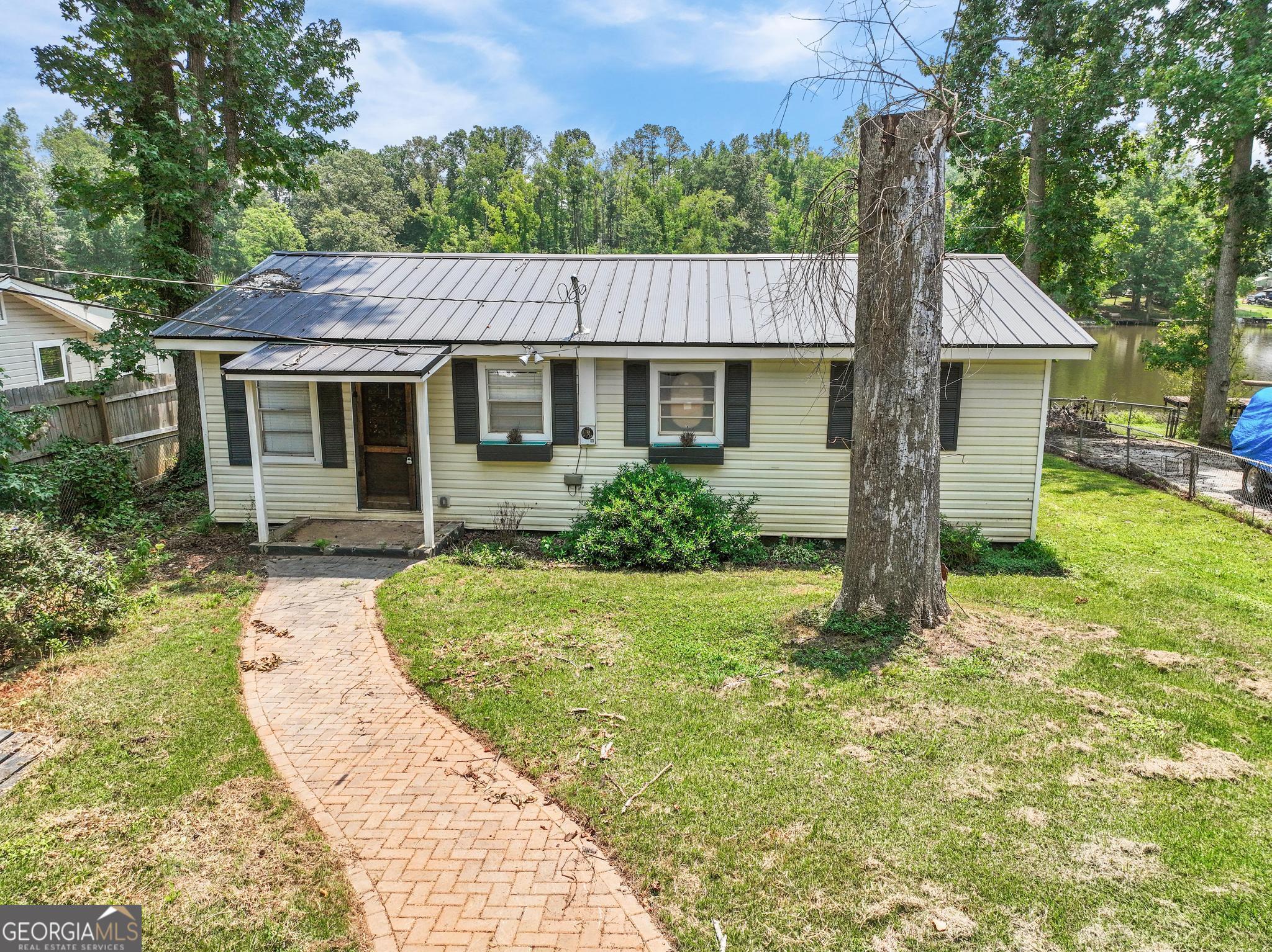 178 Southern Shores Road Jackson, GA 30233 - Photo 9 of 28 Gallery Image 9