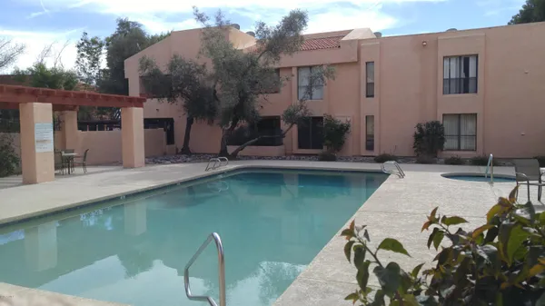 $899 | 3131 West Cochise Drive, Unit 207, Phoenix, AZ 85051