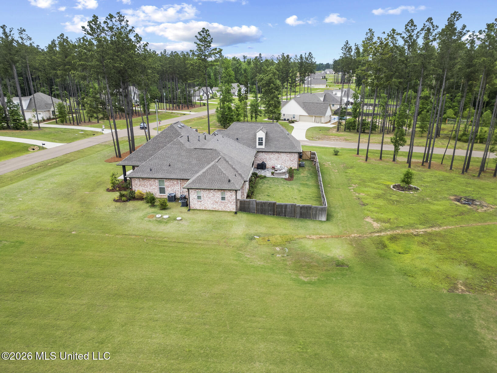 400 Fallen Acorn Circle Brandon, MS 39047 - Photo 8 of 49 400 FAllen Acorn Cir drone-3