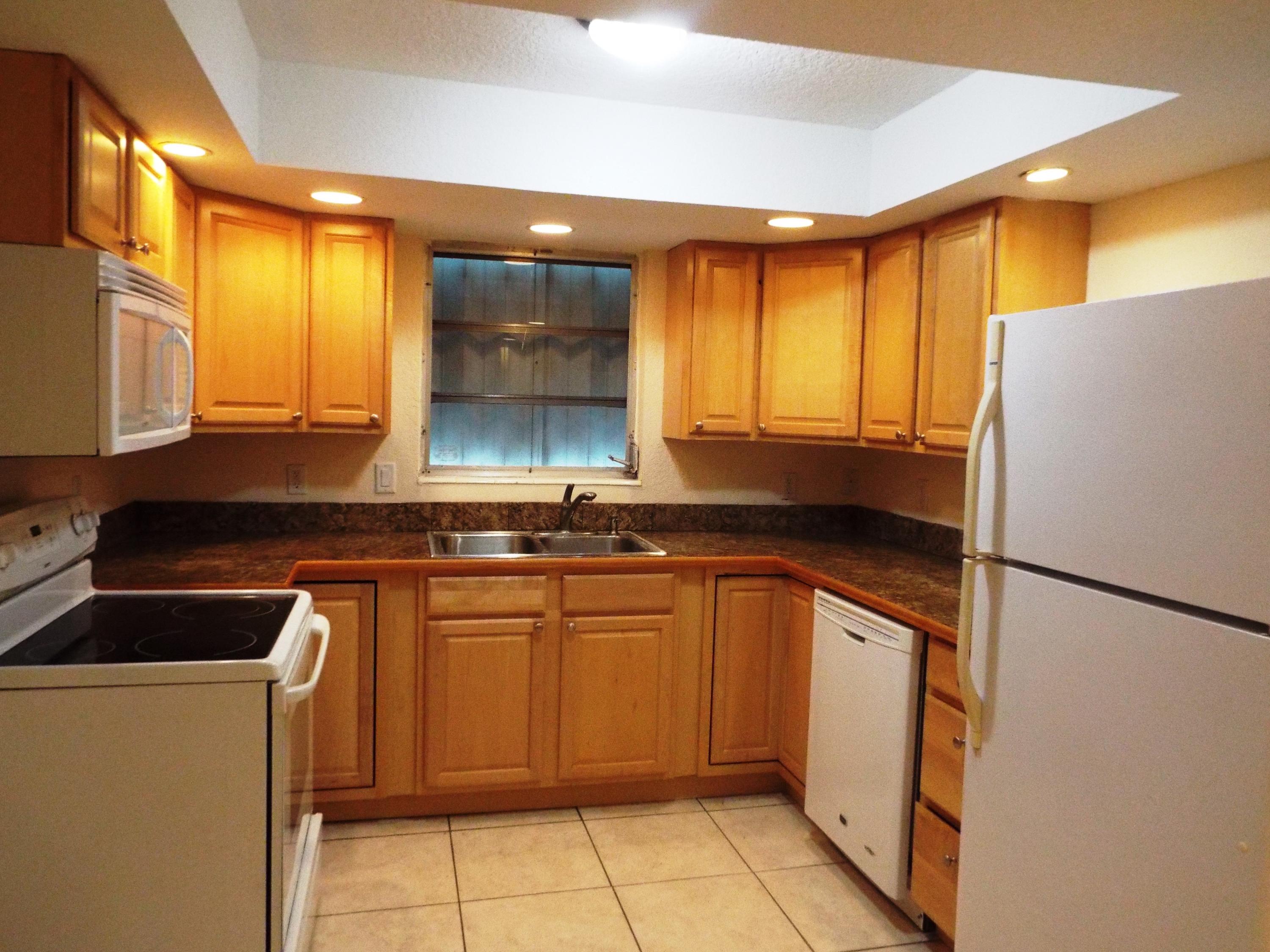 2111 Prairie Road Palm Springs, FL 33406 - Photo 2 of 10 DSCF4678