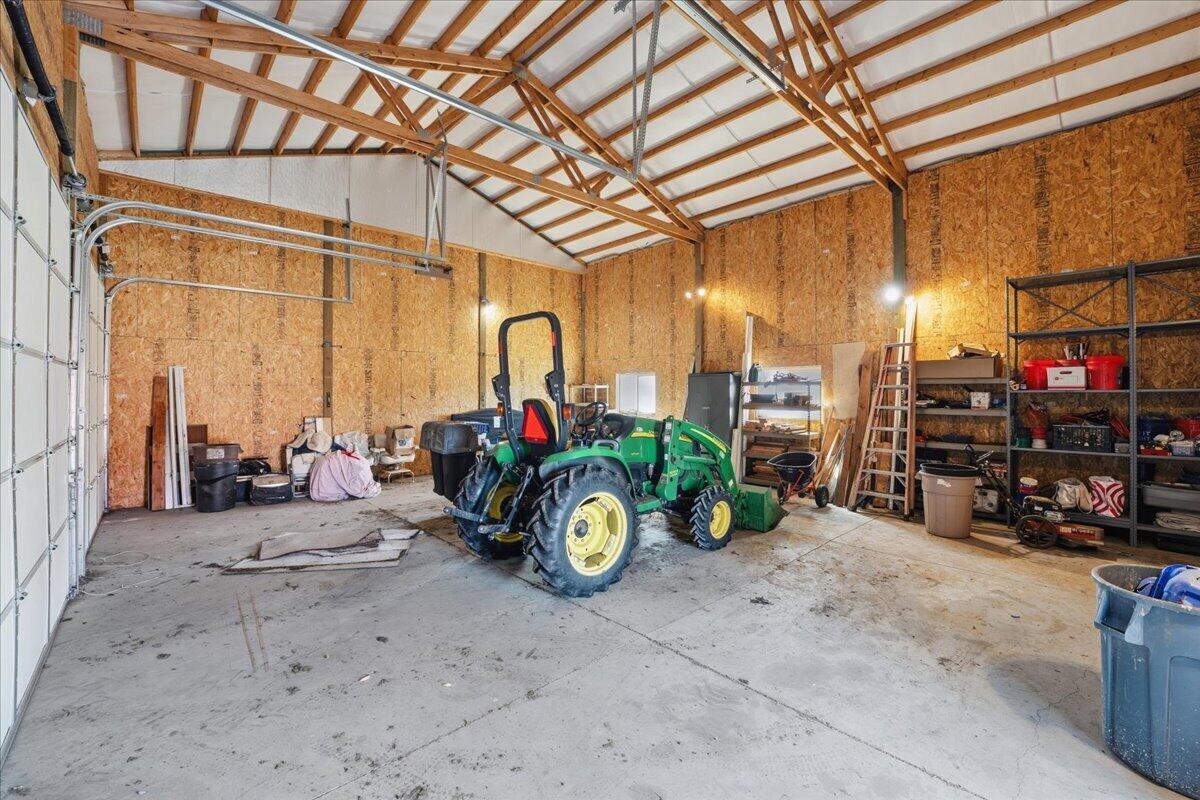 66215 Barr Road Bend, OR 97703 - Photo 56 of 63 Shop