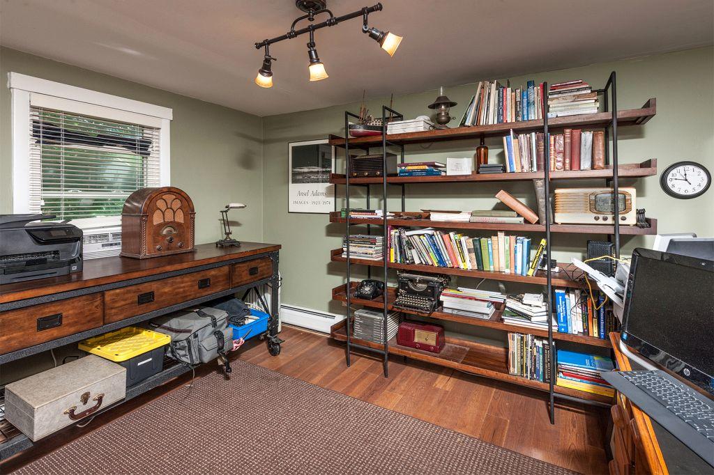 1 Pine Hill Road Cape Neddick, ME 03902 - Photo 13 of 24 _13 bedroom office