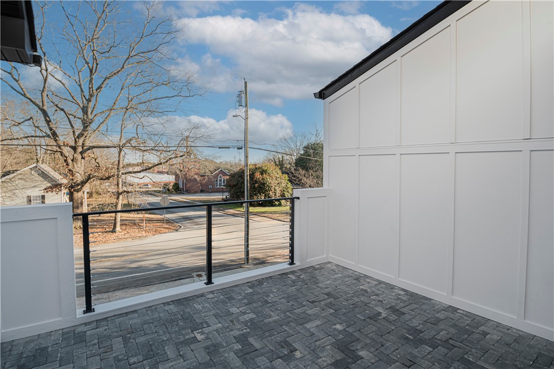 301 Front Street Easley, SC 29640 - Photo 7 of 46
