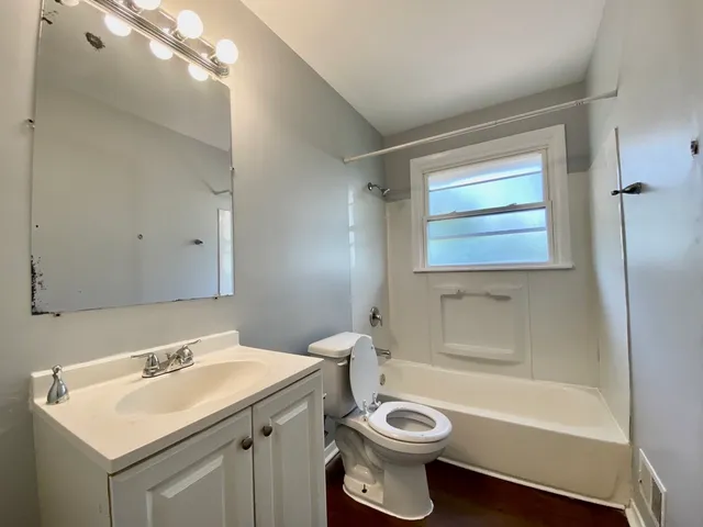 $204,000 | 3324 Laurel Lane, Hazel Crest, IL 60429