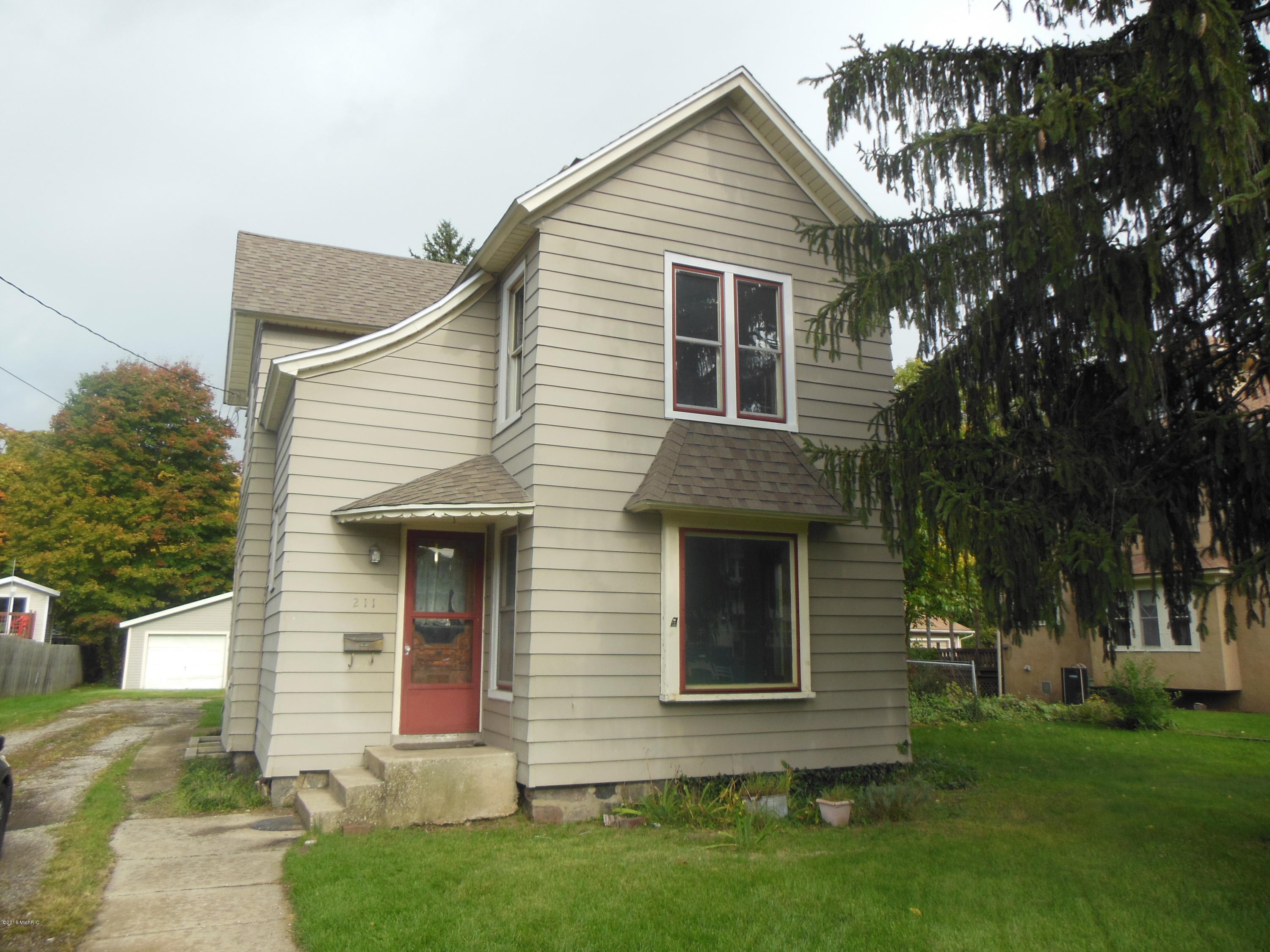 211 East Delaware Street Decatur, MI 49045 - Photo 4 of 18 DSCN0260