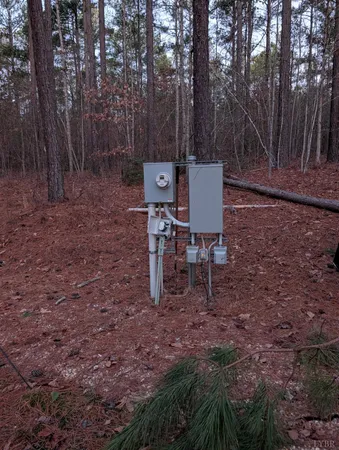 a view of a back yard