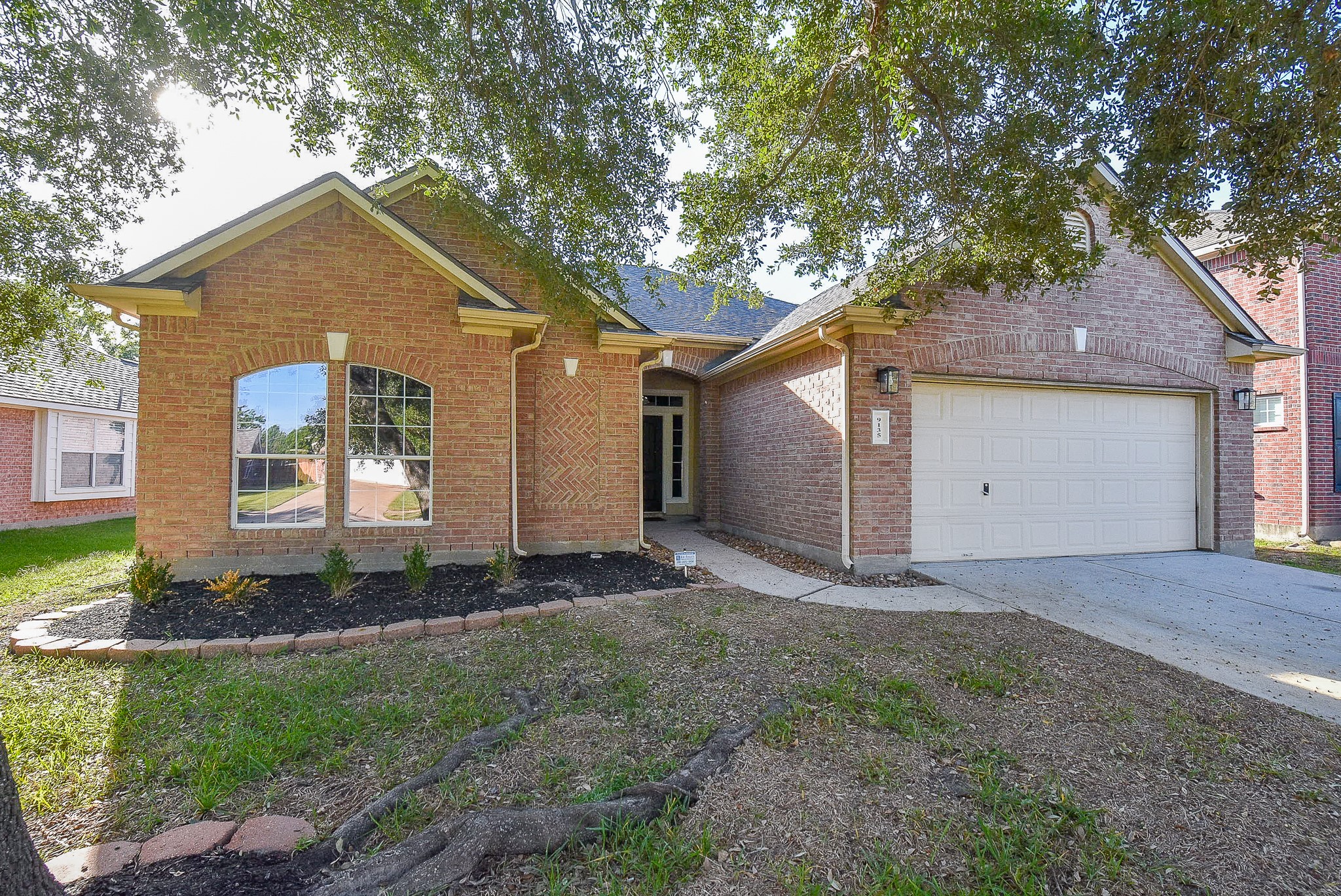 9135 Edgeloch Drive Spring, TX 77379 - Photo 2 of 32