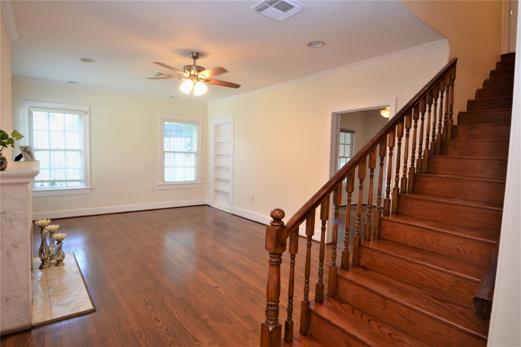 2135 Bissonnet Street Houston, TX 77005 - Photo 10 of 49 WIDE STAIRCASE