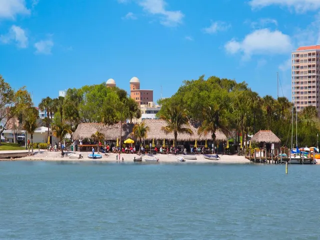 $4,500,000 | 540 North Tamiami Trail, Unit 1201, Sarasota, FL 34236