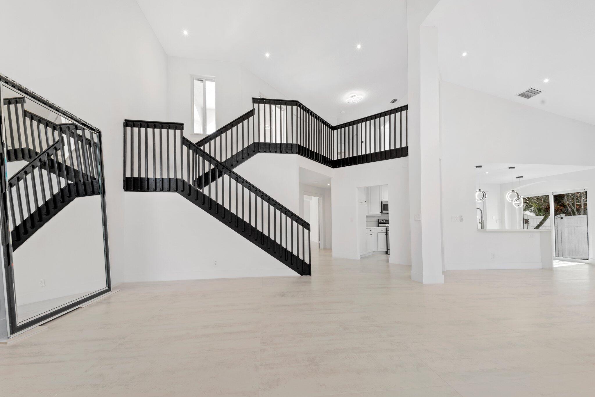 6438 Brava Way Boca Raton, FL 33433 - Photo 12 of 51 Living room