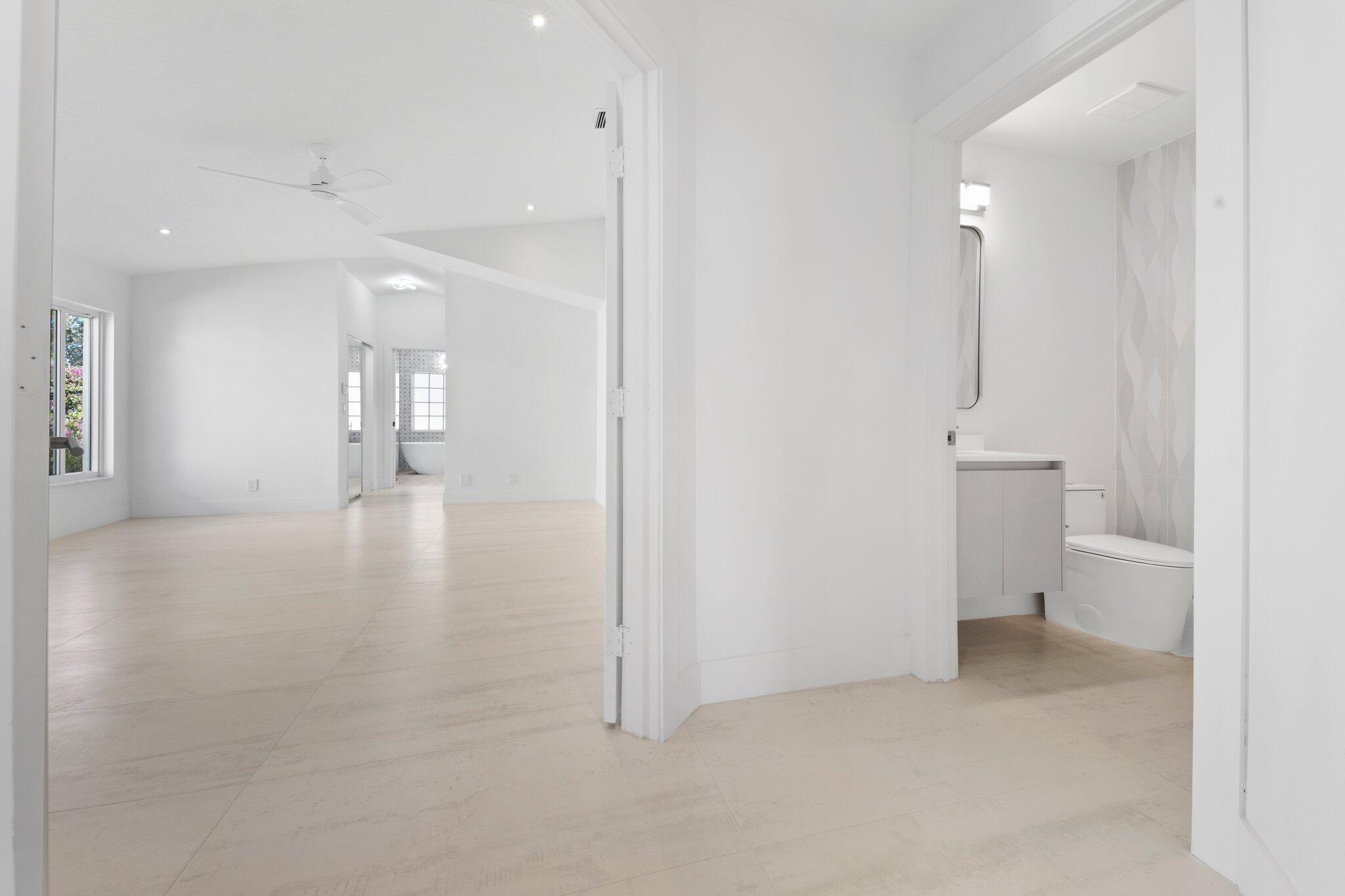 6438 Brava Way Boca Raton, FL 33433 - Photo 18 of 51 bathroom