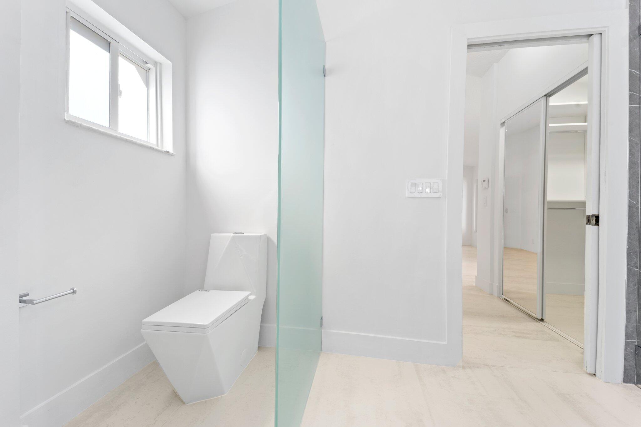 6438 Brava Way Boca Raton, FL 33433 - Photo 27 of 51 Master bathroom