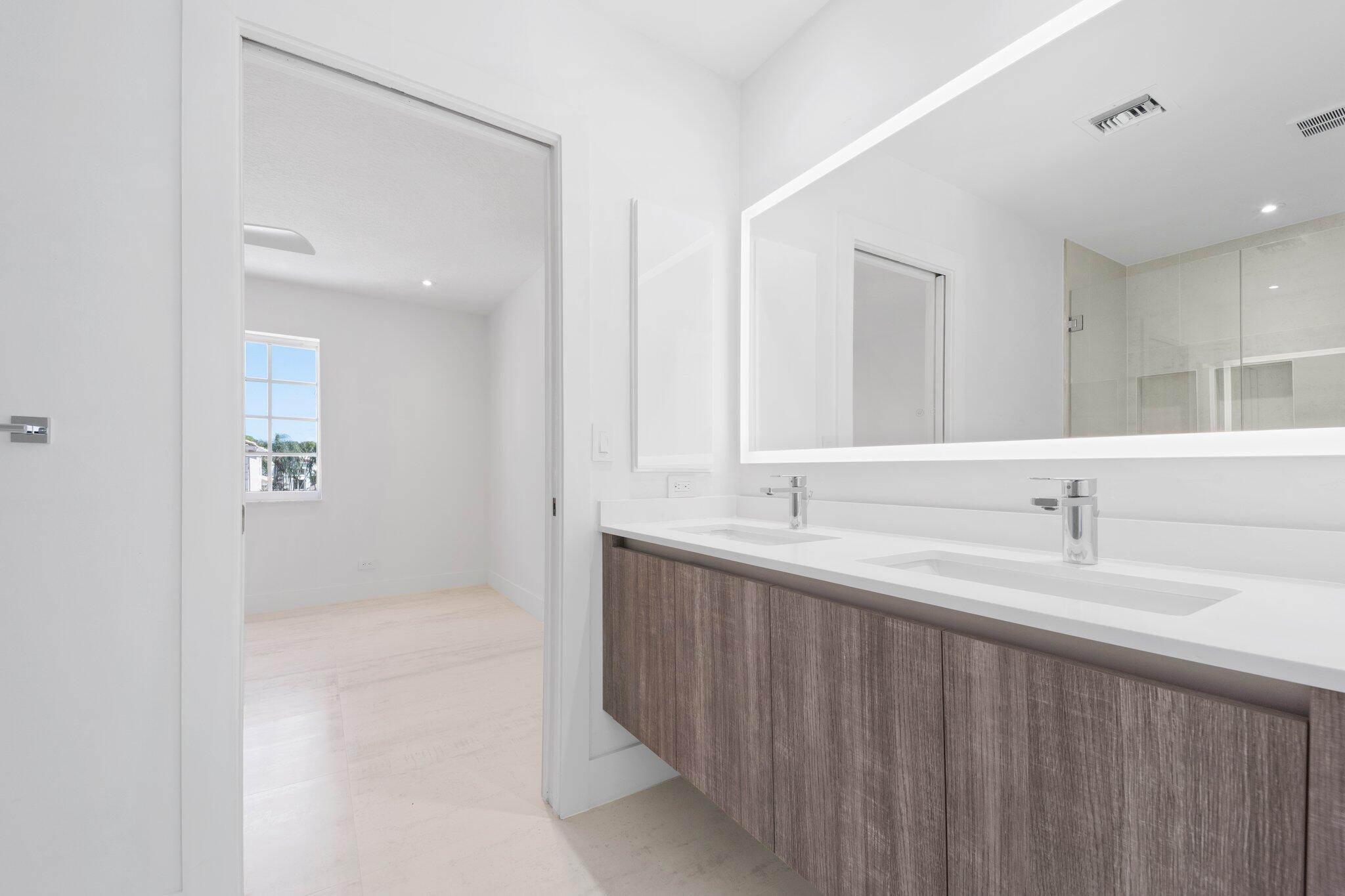 6438 Brava Way Boca Raton, FL 33433 - Photo 34 of 51 bathroom