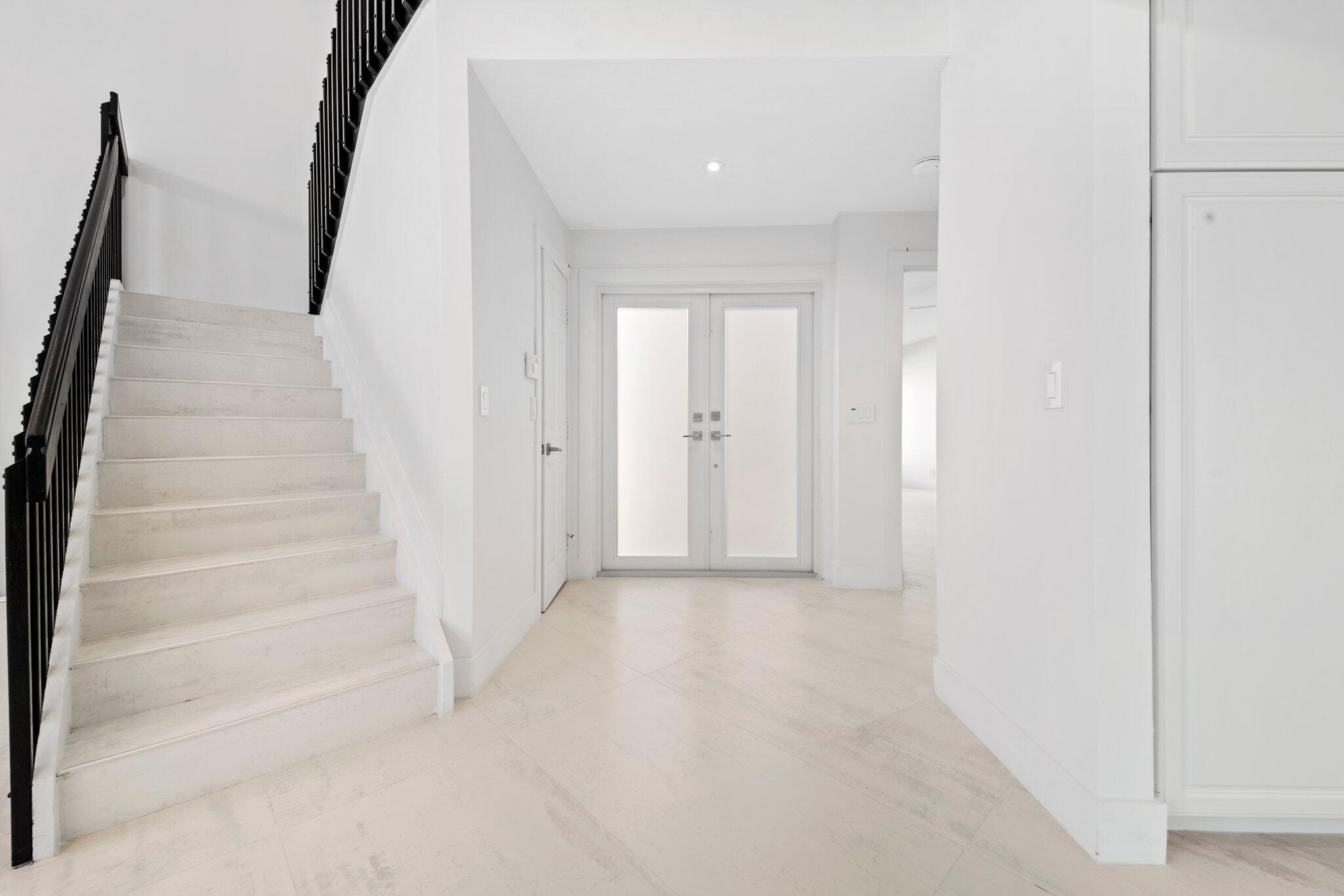 6438 Brava Way Boca Raton, FL 33433 - Photo 5 of 51 Foyer