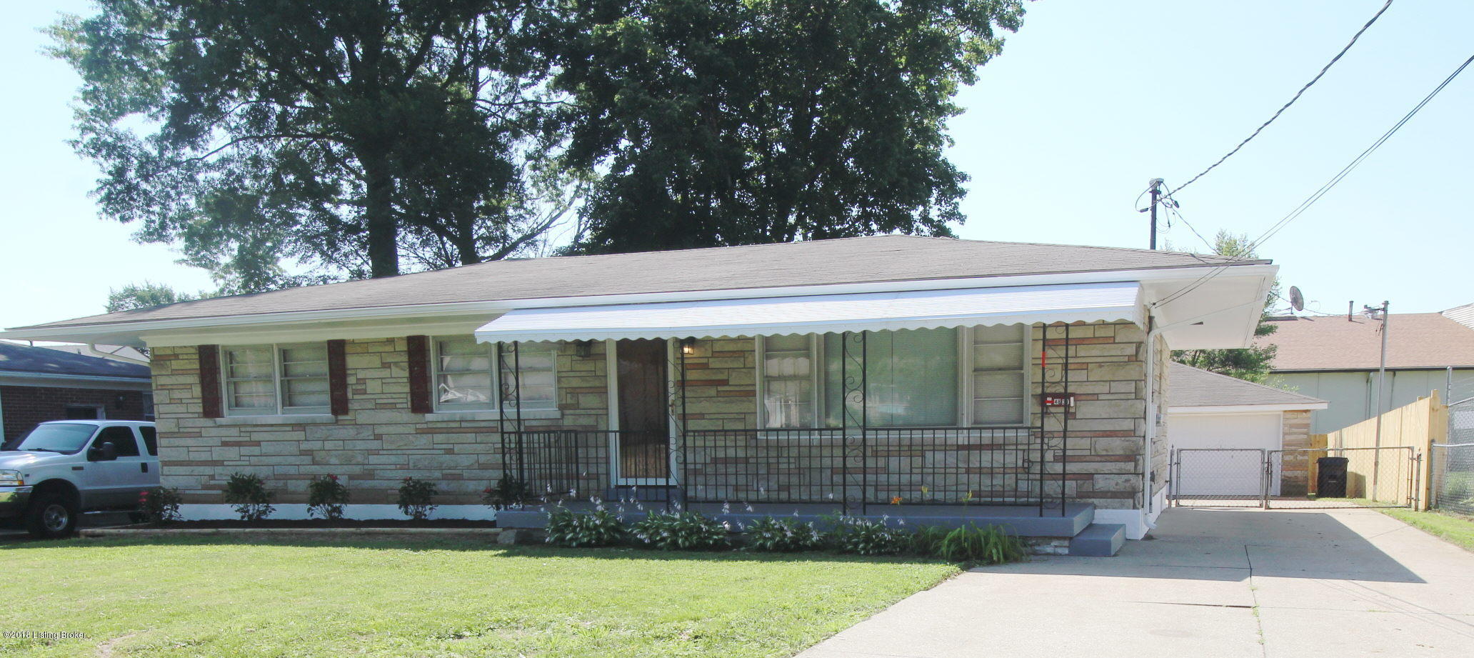 4831 Dover Road Louisville, KY 40216 - Photo 2 of 26 NICE COVERED FRONT PORCH TO RELAX ON