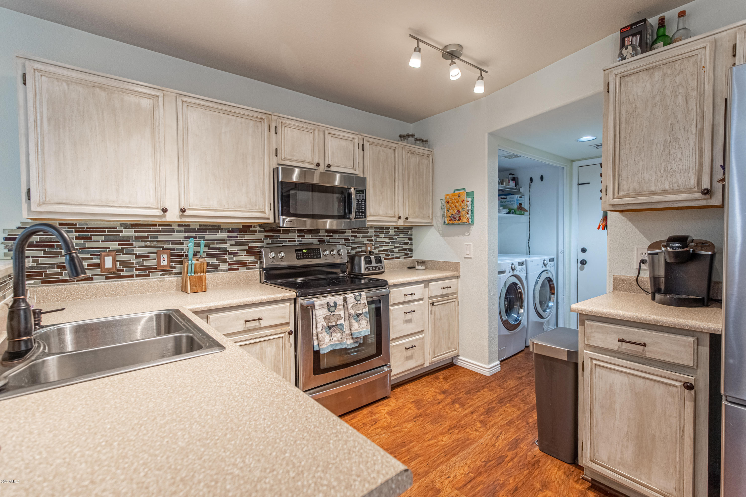 15828 North 33rd Place Phoenix, AZ 85032 - Photo 10 of 30 Kitchen