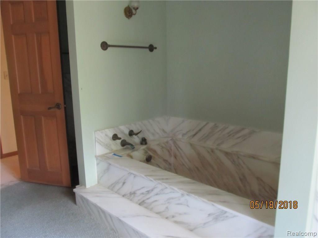 10363 Hartland Road Fenton, MI 48430 - Photo 17 of 22 IMG_3758.JPG
