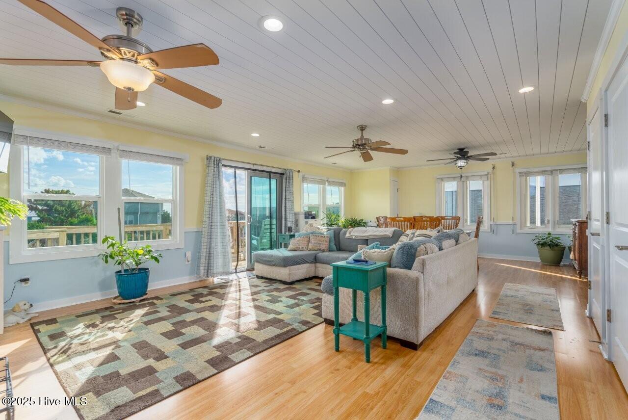 11008 Inlet Drive Emerald Isle, NC 28594 - Photo 7 of 62 11008 inlet dr (6 of 53)