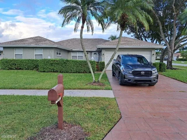 $3,600 | 10561 Greentrail Drive South, Boynton Beach, FL 33436