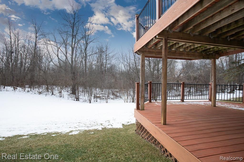 2545 Munster Road Rochester Hills, MI 48309 - Photo 2 of 33