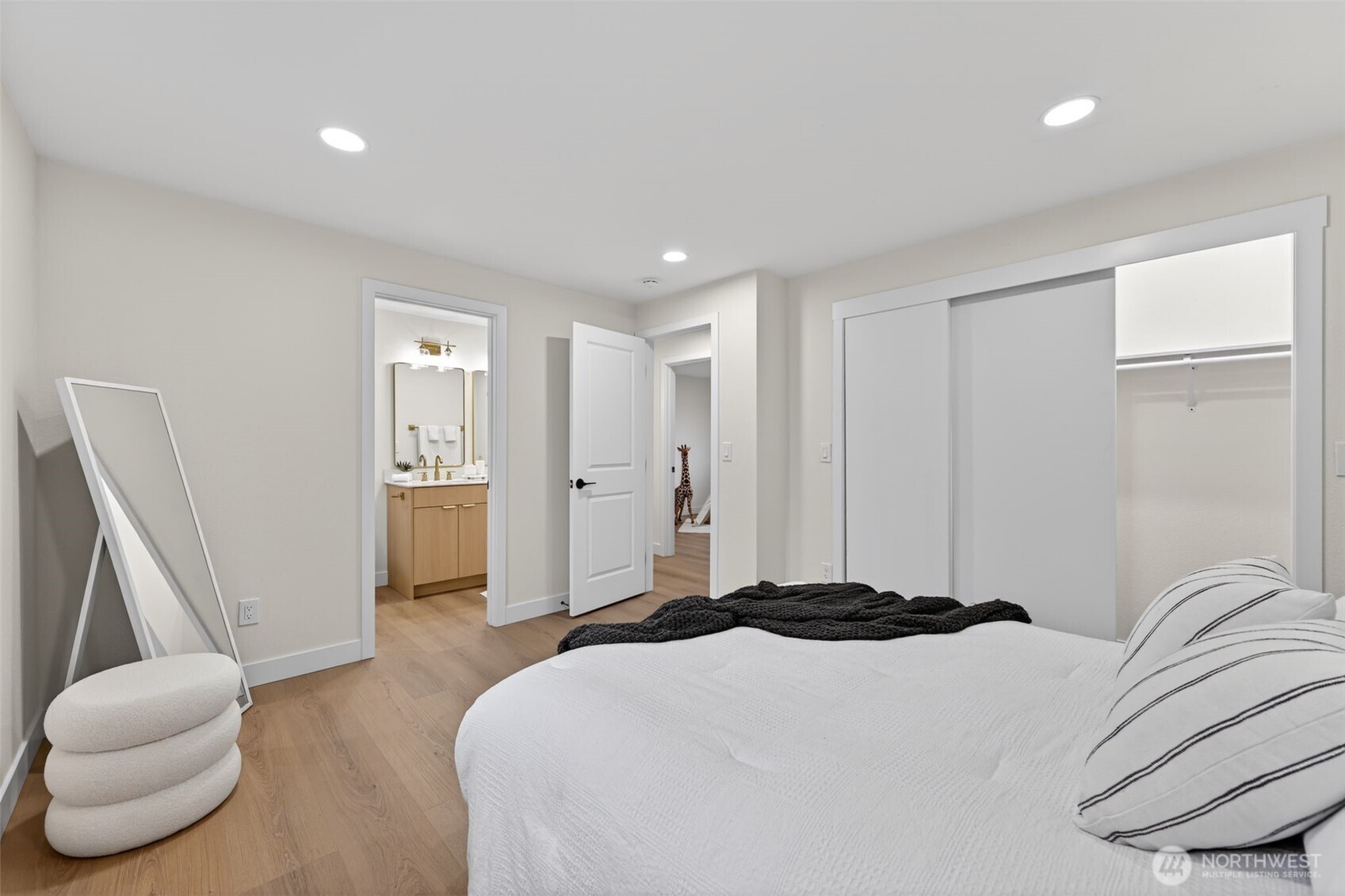 3613 Southwest 331st Street Federal Way, WA 98023 - Photo 11 of 26